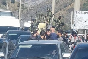 На российско-грузинской границе заметили военных и БТР