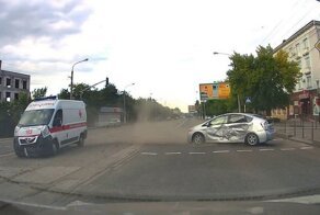 В Луганске произошло ДТП с участием кареты скорой помощи