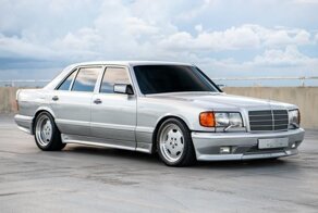 Дедушка современного S63: потрясающий Mercedes-Benz 560SEL 6.0 AMG из Аффальтербаха