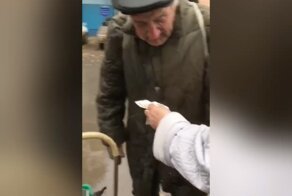 "Я дала ему 300 рублей!": в Красноярском крае пара россиян попыталась откупиться от сбитого ими пенсионера
