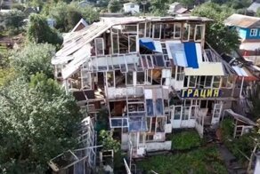 Житель Башкирии построил пятиэтажный «шалаш» из старых окон
