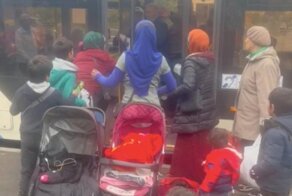 В Питере пассажиры выгнали из автобуса цыганок, заподозрив их в воровстве