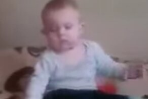 Я не сплю:  малыш доблестно сражается со сном