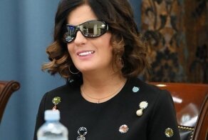 Слепая певица Диана Гурцкая сняла очки - и показала, что скрывала за ними всё время