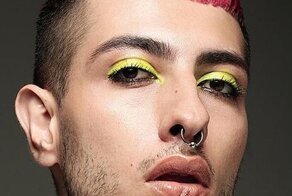 “Какие ангелочки, так и просятся на небо”: разукрашенный блогер пожелал смерти русским детям