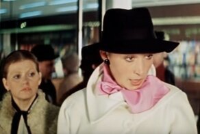 Почему Татьяна Васильева снималась в головных уборах в фильме "Самая обаятельная и привлекательная"