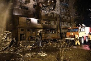 В Ейске военный самолет Су-34 упал на жилой дом