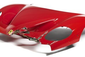 Повреждённый карбоновый «капот» Ferrari F50 продали за 600 тысяч рублей