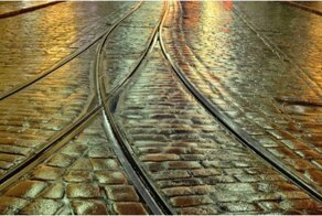 Могут ли поезд и трамвай ехать по железнодорожным путям друг друга?