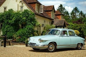 Найденный в сарае и тщательно отреставрированный, этот Panhard PL17 1963 года живет своей второй жизнью в Великобритании