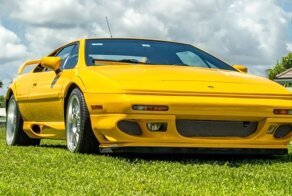 Жёлтый Lotus Esprit V8 Last Edition 2003 года продали за внушительную сумму