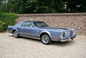 Редкий Lincoln Continental Mark V Givenchy Edition 1979 года — голубая мечта наизнанку