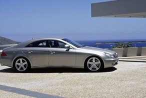 «Четырёхдверное купе» или просто «банан»: архивный тест Mercedes-Benz CLS