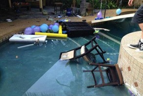 Дом после вечеринки (15 фото)