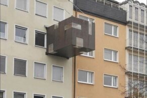 14 царь-балконов, владельцы которых явно считают себя королевскими особами