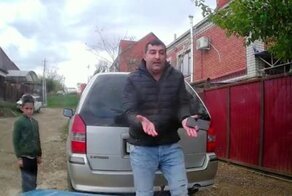 «Никогда здесь машины никто не ставил»: водитель невнимательно сдал назад
