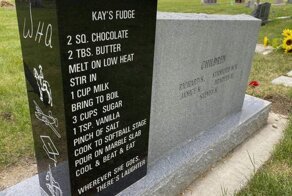 Необычное хобби: американка готовит по рецептам, найденным на могильных камнях