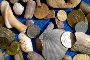 Не бумага и не металл: какие необычные денежные знаки существовали в истории человечества