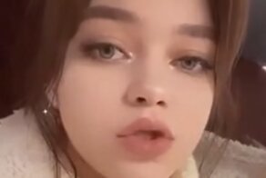 Девушка предлагает мужчинам работу мечты