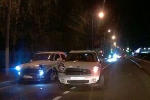 В подмосковных Химках подбили раритет на колёсах