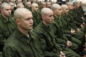 «Хватит кошмарить людей»: в Госдуме хотят увеличить срок службы в армии до двух лет