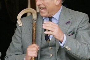 Плюшевый медведь и кресло для унитаза. Причуды короля Великобритании Карла III