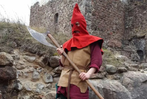 Маска палача: литературная гипербола или объективная необходимость?