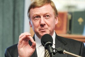 "О России, наверное, думает!": грустного Чубайса заметили в аэропорту Израиля