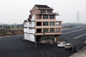 20 упрямцев, которые отказались съезжать, и что из этого вышло