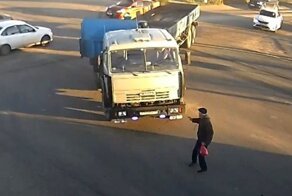 Слепой на «КамАЗе» — не к добру: наезд на пешехода в Волгограде