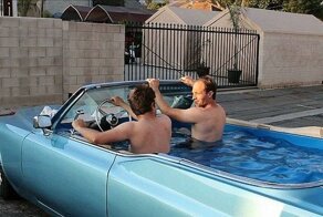 Как два друга превратили «Кадиллак» в самое быстрое джакузи в мире
