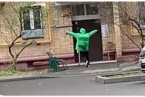 Самый счастливый сотрудник доставки