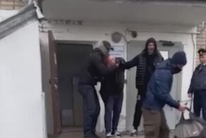 "Век воли не видать!": отсидевшего 3,5 года мужчину снова задержали на выходе из колонии за пропаганду АУЕ*