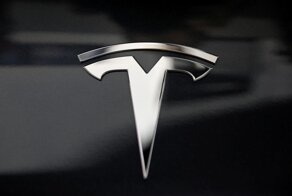 И это за $120 тысяч? Автолюбитель показал качество сборки новой Tesla