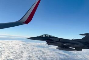 Польская сборная по футболу летела на чемпионат мира в Катар в сопровождении двух истребителей F-16