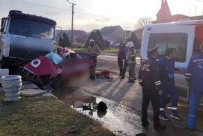 Авария дня. В Евпатории в результате столкновения с бетономешалкой погиб таксист