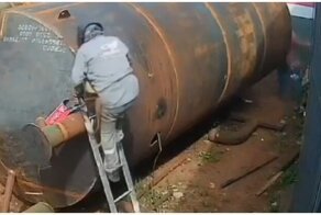 Курьезное падение неосторожного сварщика