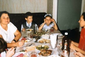 Как отмечали детские дни рождения в 90-е