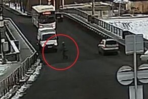 Авария дня.  Весьма опрометчивая попытка пересечения проезжей части