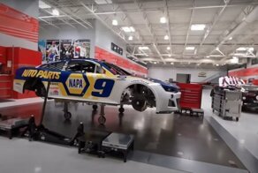 База команды NASCAR с высоты птичьего полёта: удивительные кадры с дрона