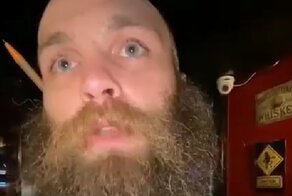 «Вы в какой стране находитесь?»: в саратовский бар не пустили мобилизованных в военной форме