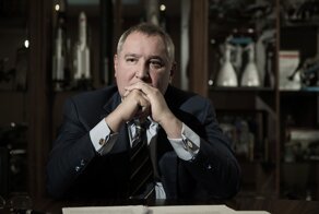 "Рогозин, почему не в родной экипировке?": к экс-главе "Роскосмоса" у интернет-пользователей возникли вопросы