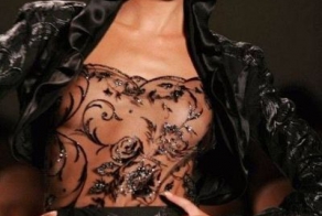 Модели без лифчиков (20 фото)