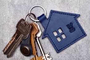 С личной сауной и Лениным на стене: в Петербурге сдают потрясающую "однушку"