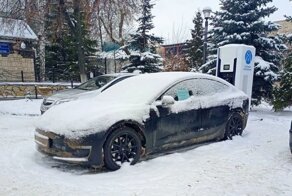 В Набережных Челнах зарядная станция вывела из строя электромобиль Tesla