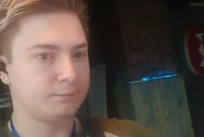 В Питере официант щеголял со значком Украины и его настигла мгновенная кара