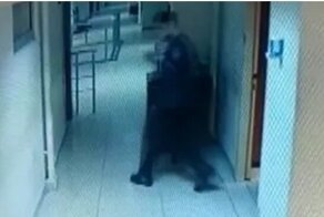 Воры украли сумку полицейского в суде