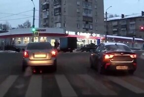Реалити-шоу «Угадай манёвр» в исполнении двух водителей