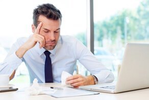 Менеджер жалуется на дискриминацию из-за безделья на работе