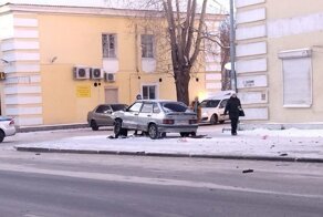 Авария дня. В Екатеринбурге машина выехала на тротуар и сбила пенсионерку